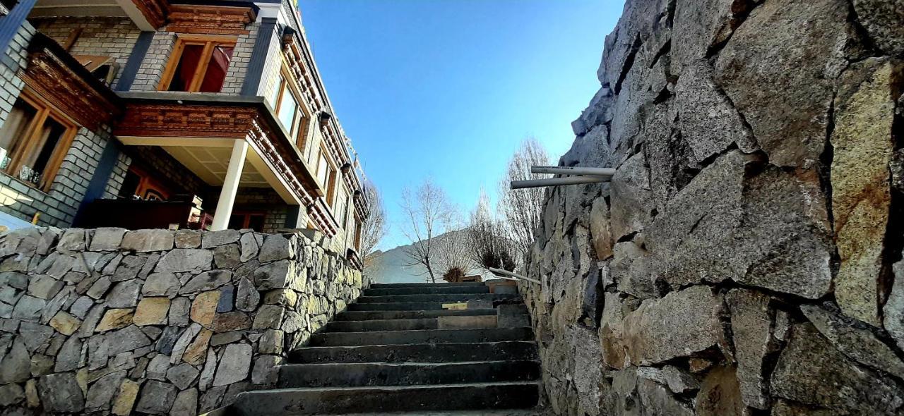 Ladakh Country Inn Leh Exteriör bild