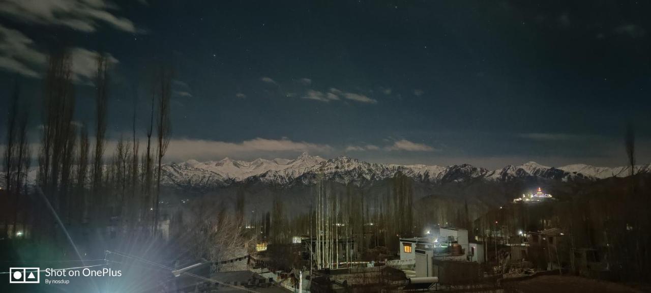 Ladakh Country Inn Leh Exteriör bild