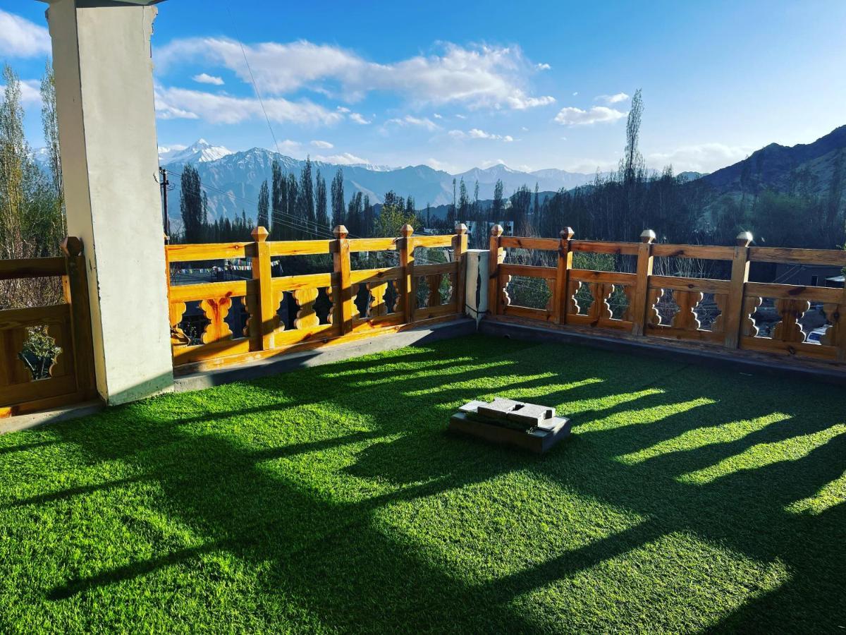 Ladakh Country Inn Leh Exteriör bild
